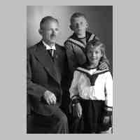 071-0103 Emil, Uli und Irene Klimach am 22. Juli 1937.JPG